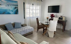 Las Rosas Apartment (Adults Only)